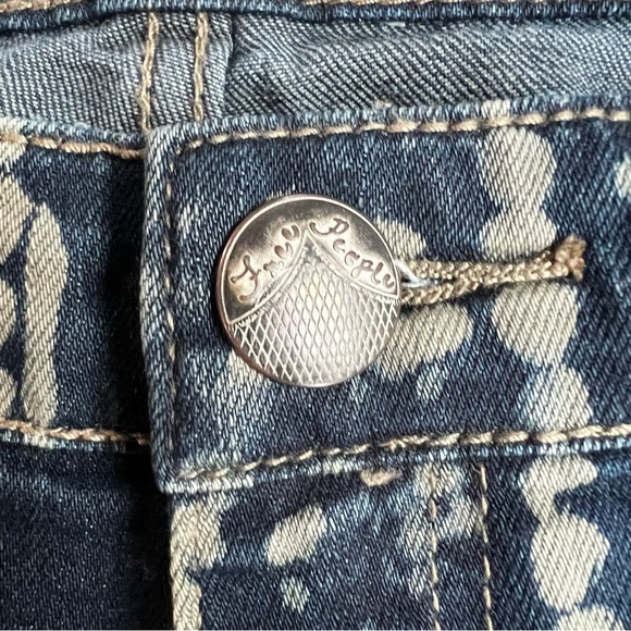 Free People Boho Print Indigo Flare Jeans, Size 26 - Picture 3 of 11